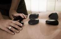 Hot-Stone-Massage (Wellnessurlaub im Hotel Grobauer im Bayerischen Wald - Eine wohltuende Massage verwöhnt die Sinne.)