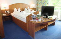Zimmer im Hotel Karoli in Waldkirchen Bayerischer Wald (Verbringen Sie einen erholsamen Aufenthalt in einem der gemütlichen Zimmer im Hotel Karoli in Waldkirchen / Bayerischer Wald.)